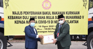 Majlis Penyerahan Bakul Makanan Kurniaan KDYMM Sultan Muhammad V Kepada Mangsa Covid-19 Di Negeri Kelantan